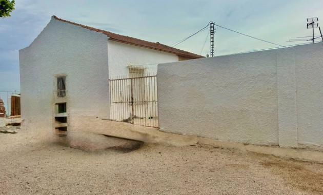 Herverkoop - Finca / Country Property -
Rojales - Cuidad Quesada