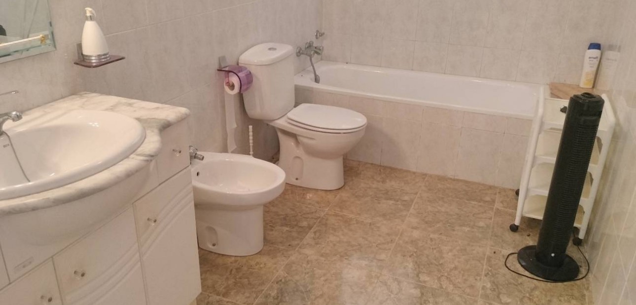 Herverkoop - Finca / Country Property -
Rojales - Cuidad Quesada