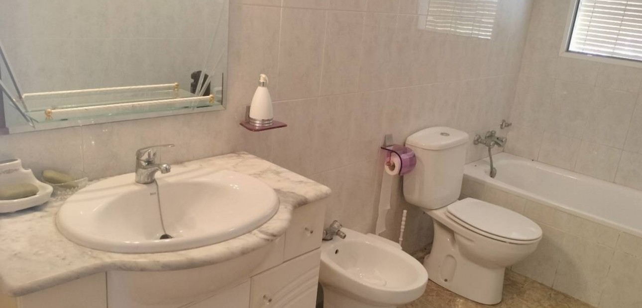 Herverkoop - Finca / Country Property -
Rojales - Cuidad Quesada