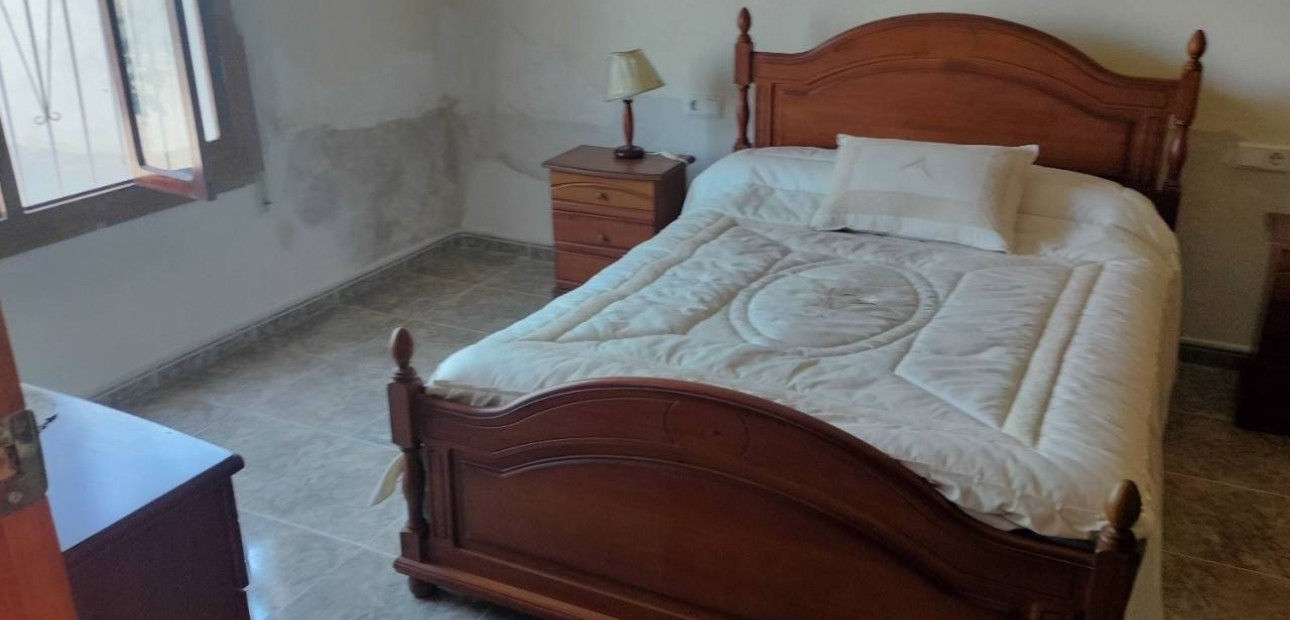 Herverkoop - Finca / Country Property -
Rojales - Cuidad Quesada