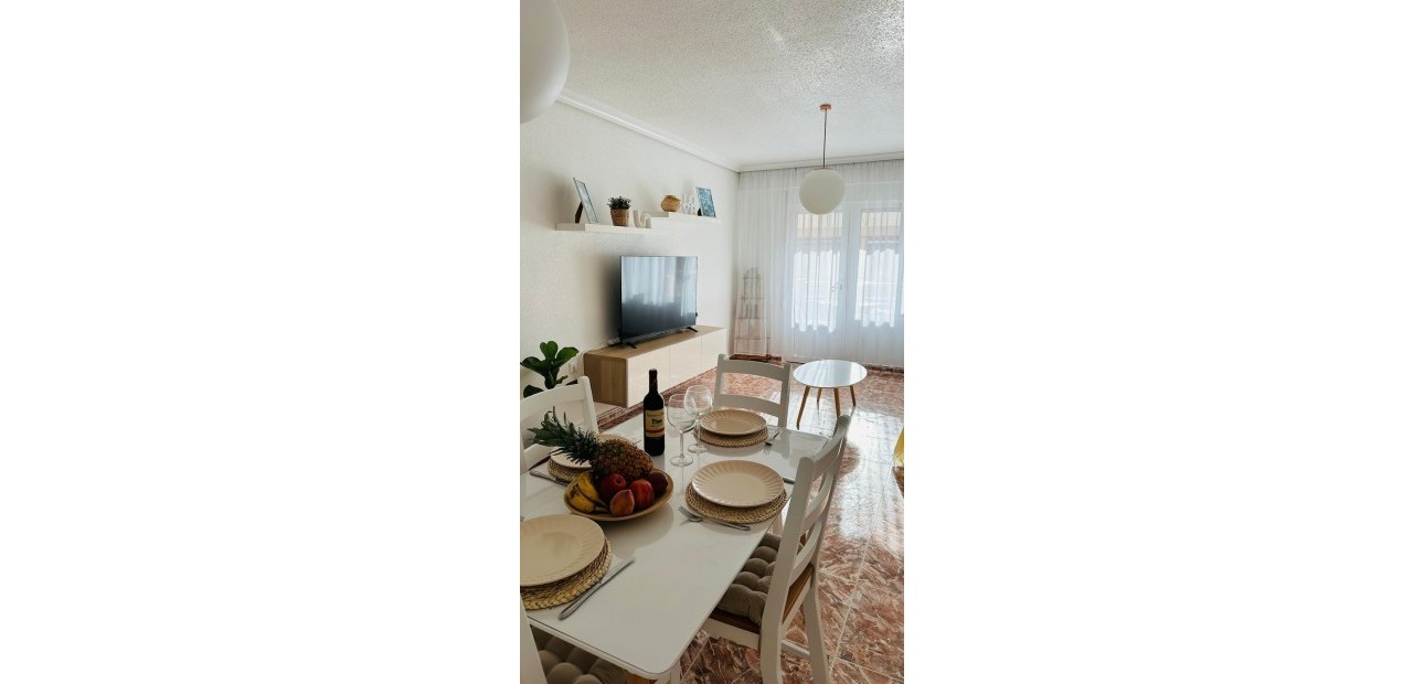 Herverkoop - Appartement / flat -
Torrevieja - Playa del cura