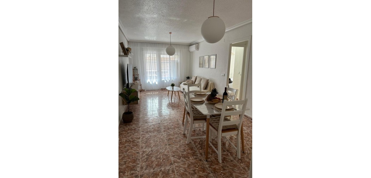 Herverkoop - Appartement / flat -
Torrevieja - Playa del cura