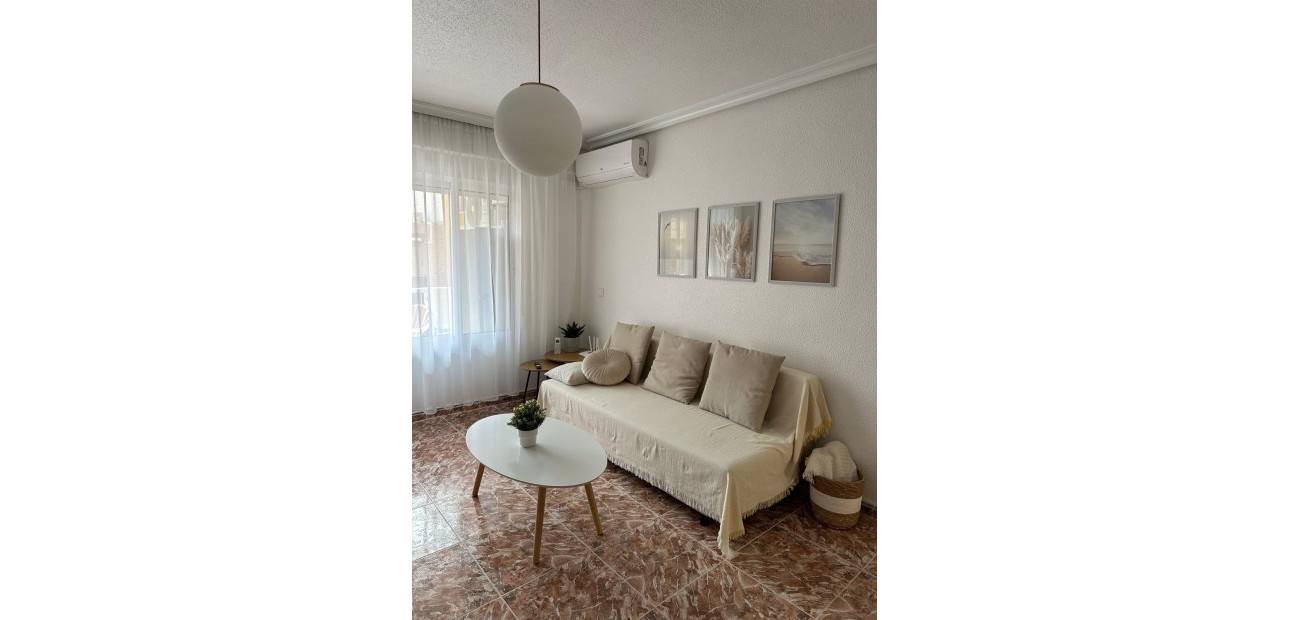 Herverkoop - Appartement / flat -
Torrevieja - Playa del cura