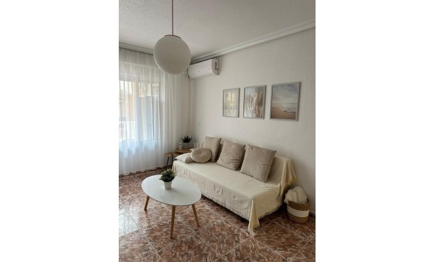 Herverkoop - Appartement / flat -
Torrevieja - Playa del cura