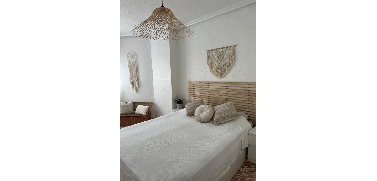 Herverkoop - Appartement / flat -
Torrevieja - Playa del cura