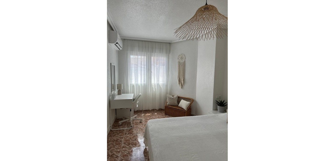 Herverkoop - Appartement / flat -
Torrevieja - Playa del cura