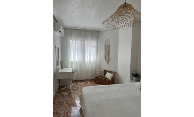 Herverkoop - Appartement / flat -
Torrevieja - Playa del cura
