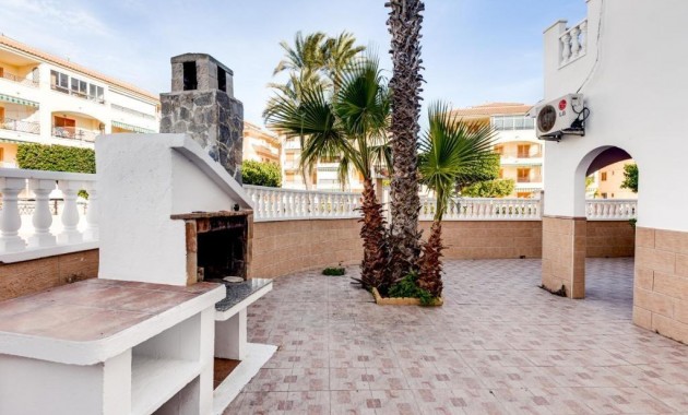 Herverkoop - duplex -
Torrevieja - Torre la mata