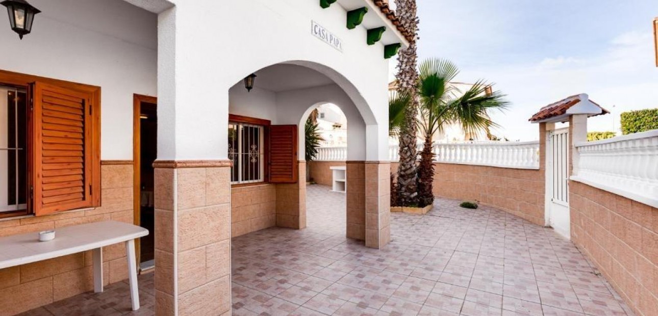 Herverkoop - duplex -
Torrevieja - Torre la mata