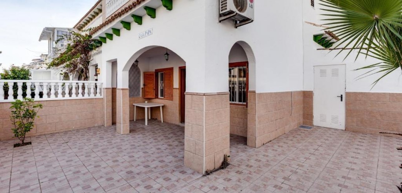 Herverkoop - duplex -
Torrevieja - Torre la mata