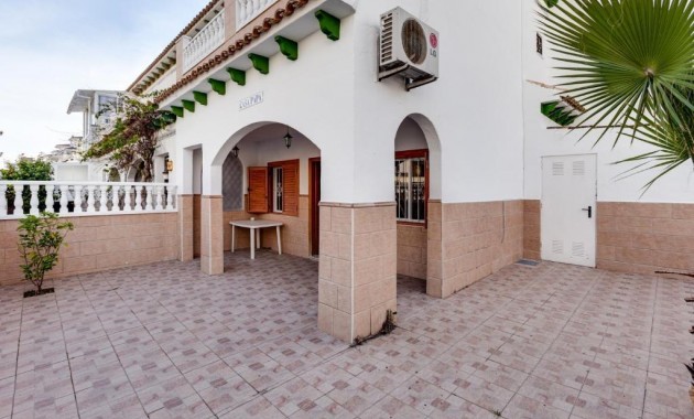 Herverkoop - duplex -
Torrevieja - Torre la mata