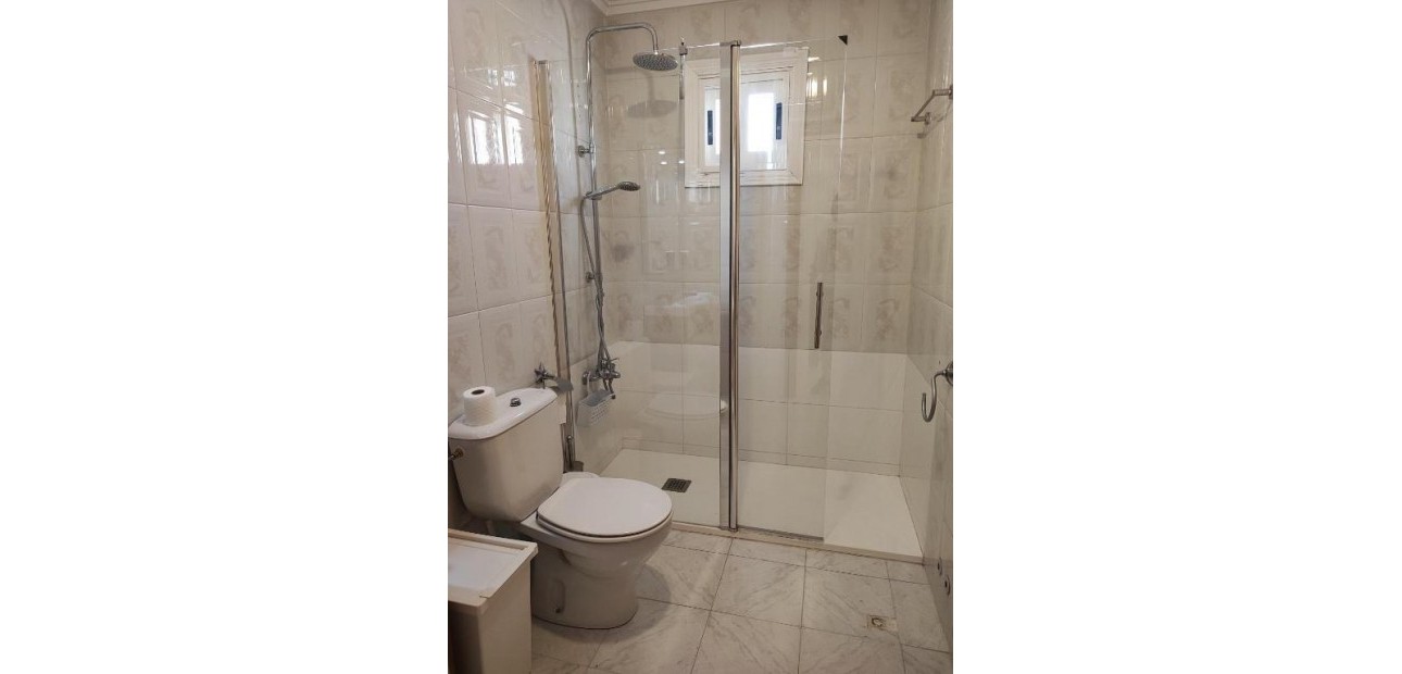 Herverkoop - duplex -
Torrevieja - Torre la mata