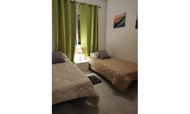Herverkoop - duplex -
Torrevieja - Torre la mata