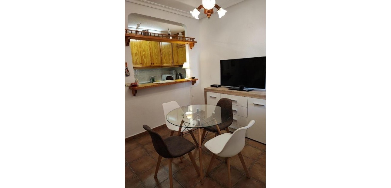 Herverkoop - duplex -
Torrevieja - Torre la mata