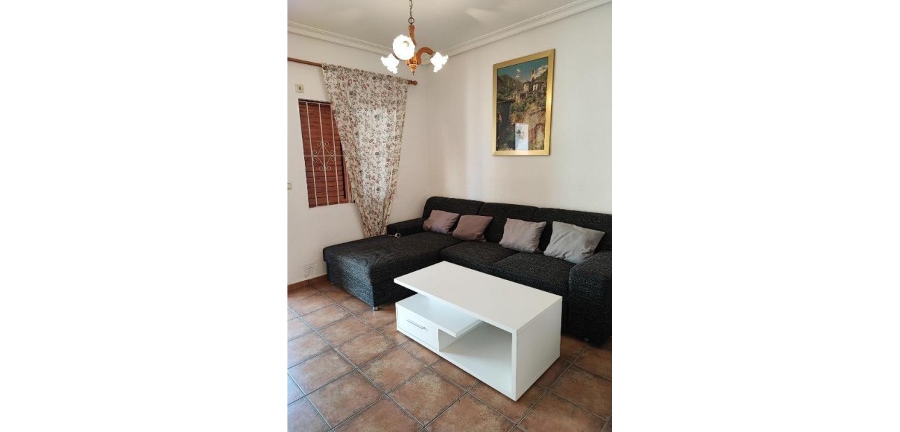 Herverkoop - duplex -
Torrevieja - Torre la mata