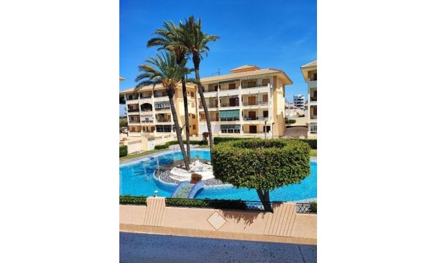 Herverkoop - duplex -
Torrevieja - Torre la mata
