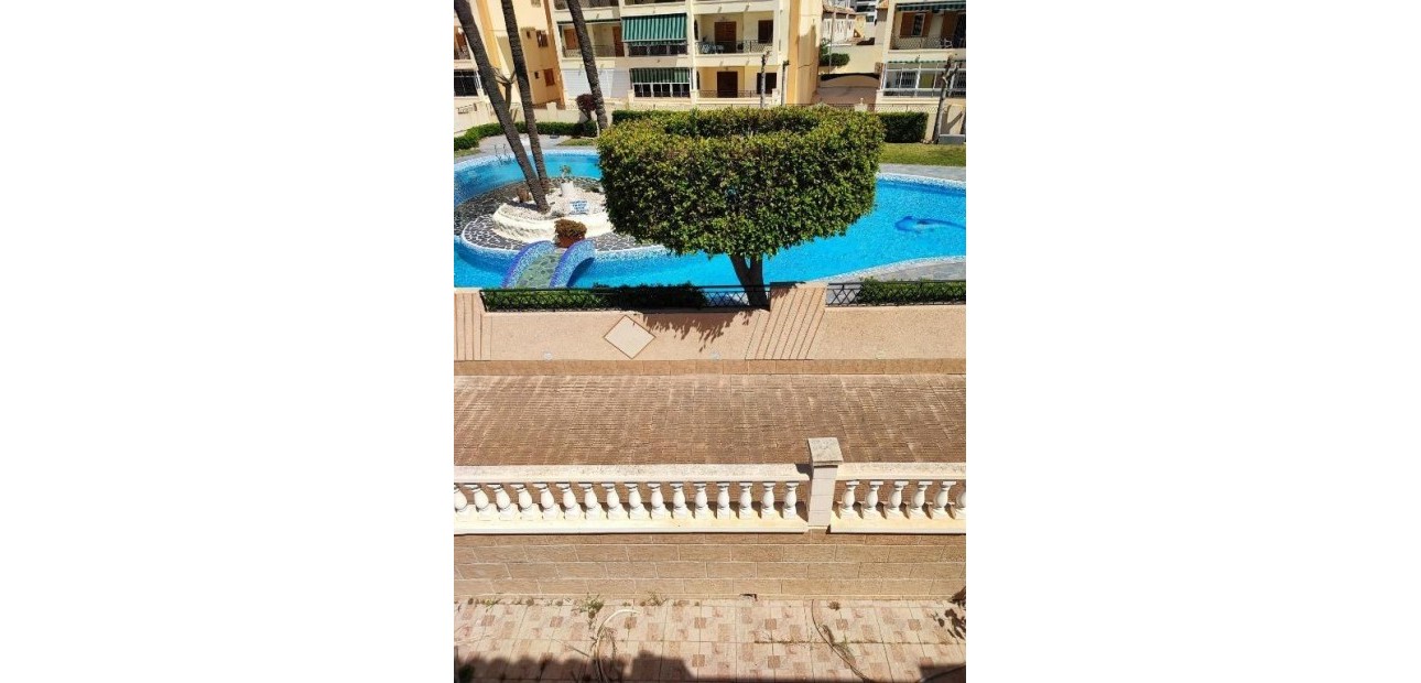 Herverkoop - duplex -
Torrevieja - Torre la mata