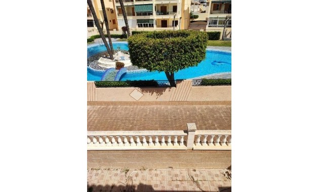 Herverkoop - duplex -
Torrevieja - Torre la mata