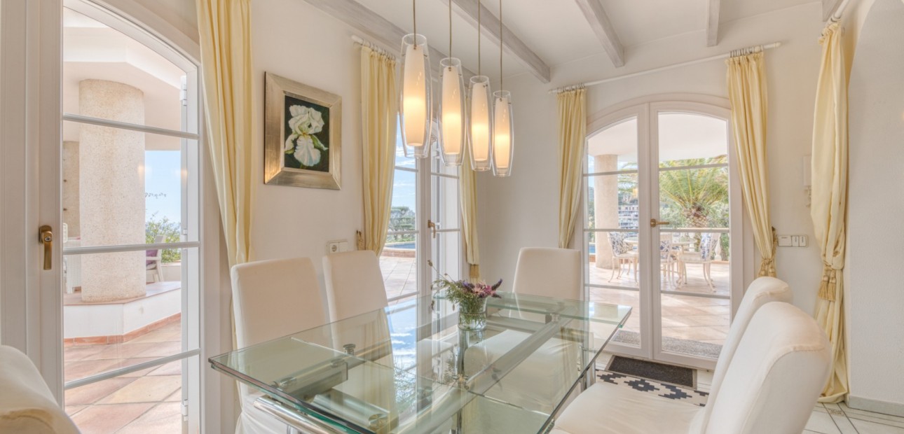 Venta - Vila -
Port d'Andratx - Andratx