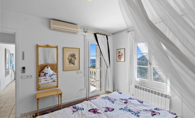 Venta - Vila -
Port d'Andratx - Andratx