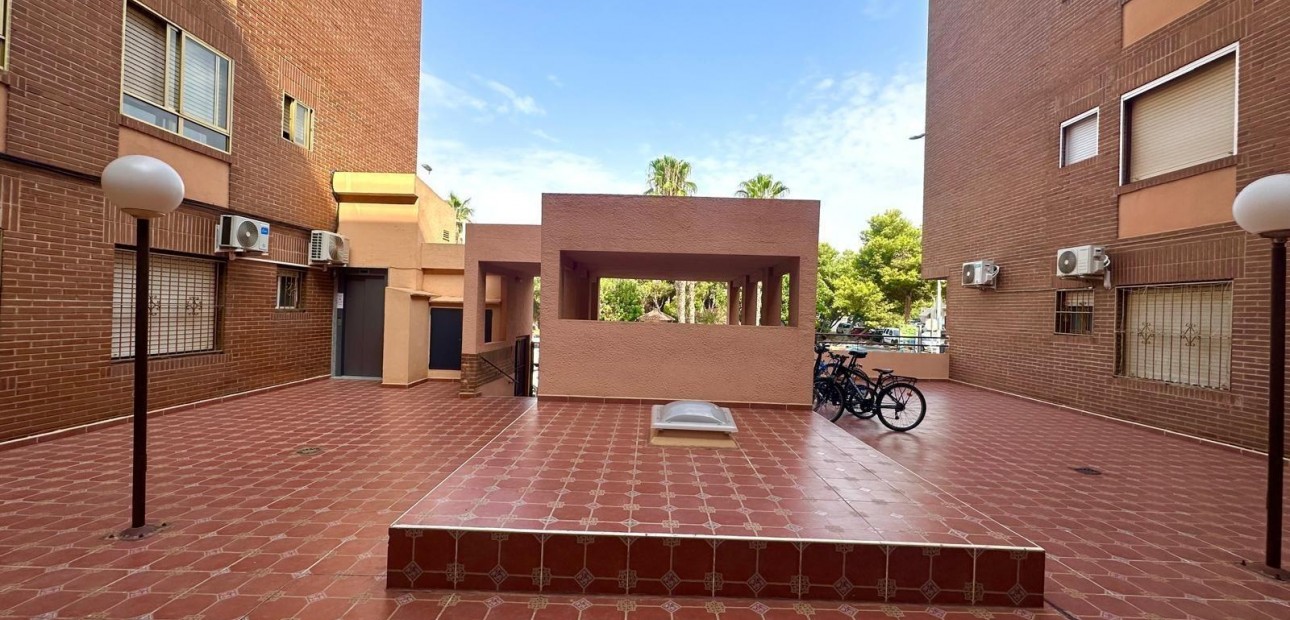 Venta - Apartamento / piso -
Torrevieja - Acequion