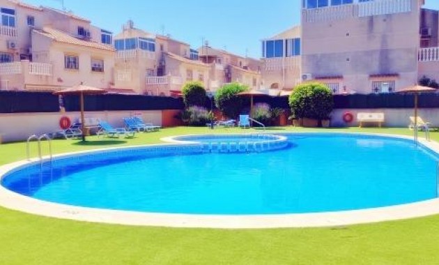 Herverkoop - duplex -
Torrevieja - El limonar