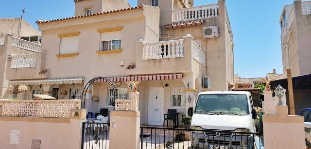 Herverkoop - duplex -
Torrevieja - El limonar