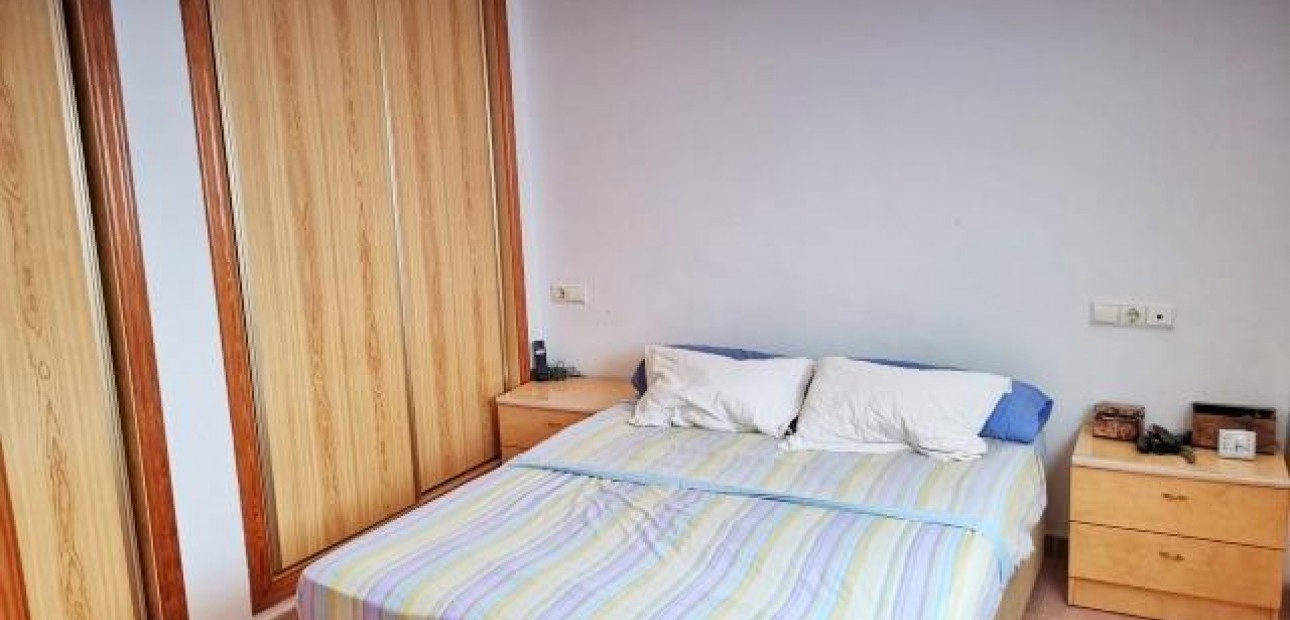 Herverkoop - duplex -
Torrevieja - El limonar