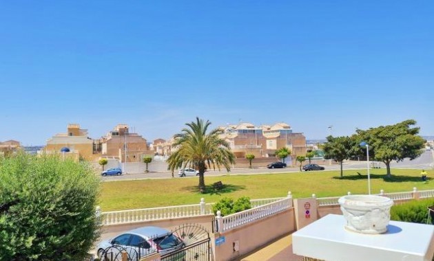 Herverkoop - duplex -
Torrevieja - El limonar