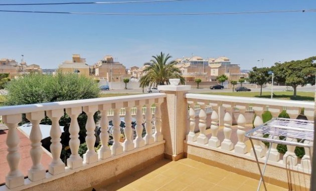 Herverkoop - duplex -
Torrevieja - El limonar