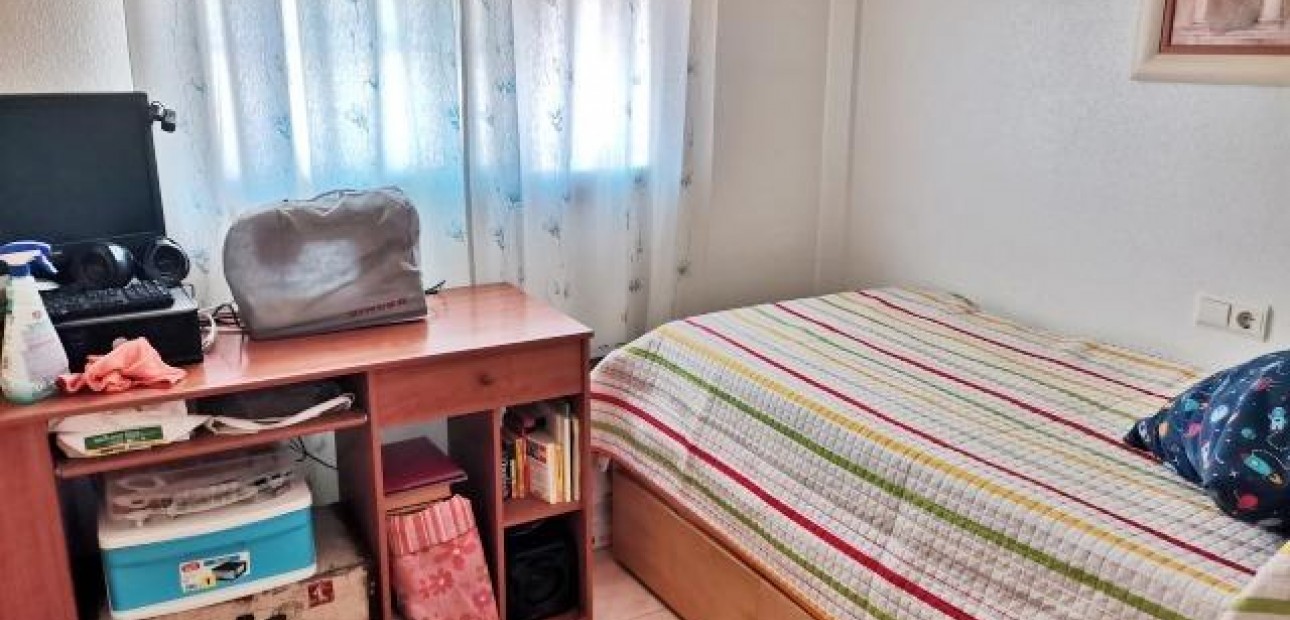 Herverkoop - duplex -
Torrevieja - El limonar