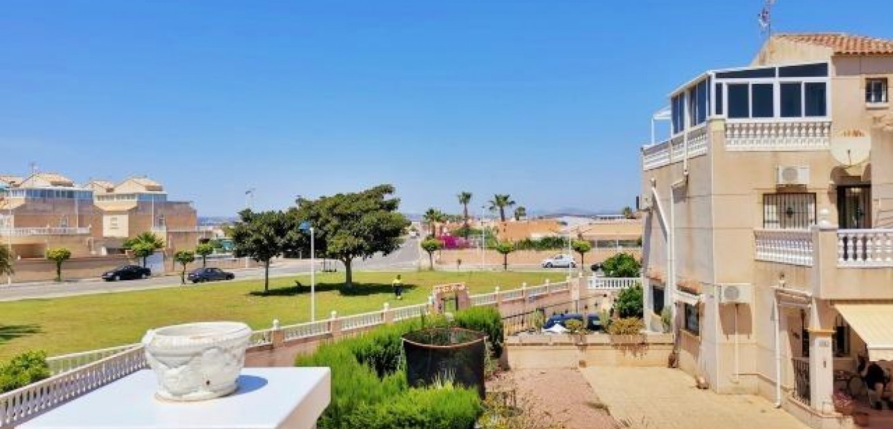 Herverkoop - duplex -
Torrevieja - El limonar