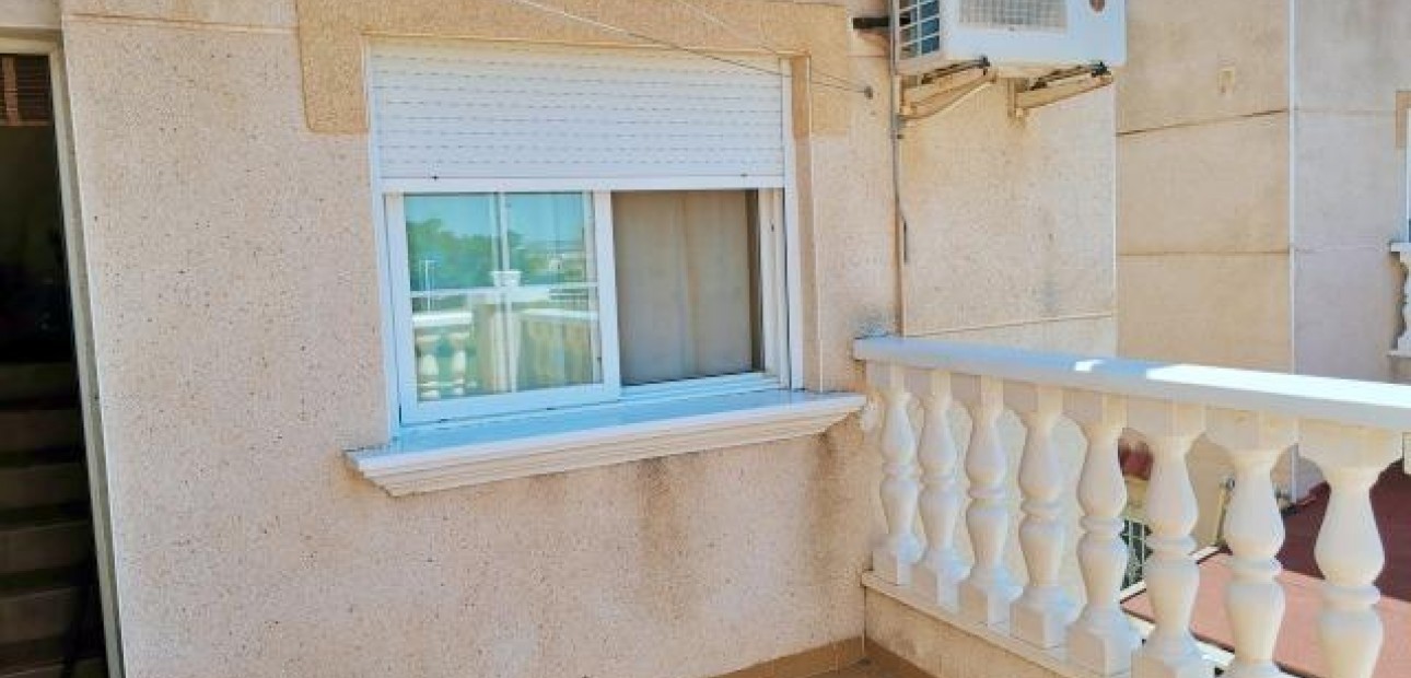 Herverkoop - duplex -
Torrevieja - El limonar