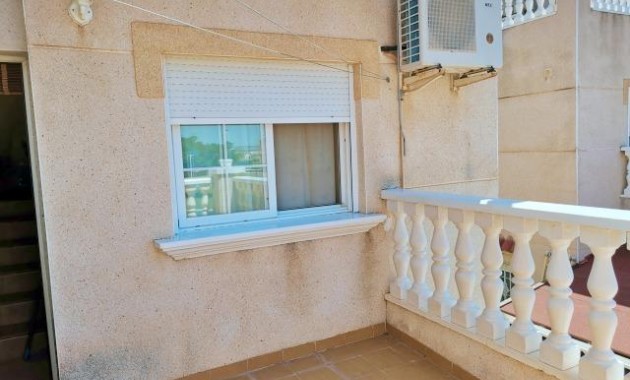Herverkoop - duplex -
Torrevieja - El limonar