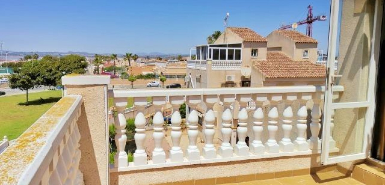 Herverkoop - duplex -
Torrevieja - El limonar
