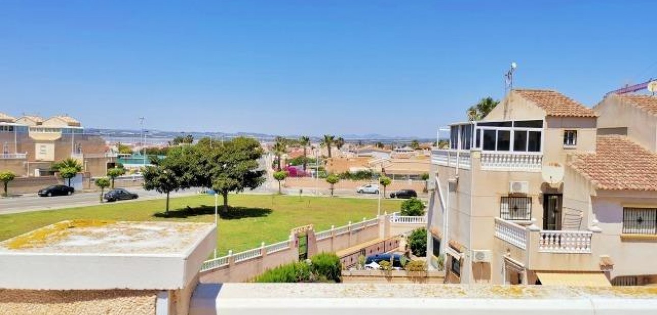 Herverkoop - duplex -
Torrevieja - El limonar