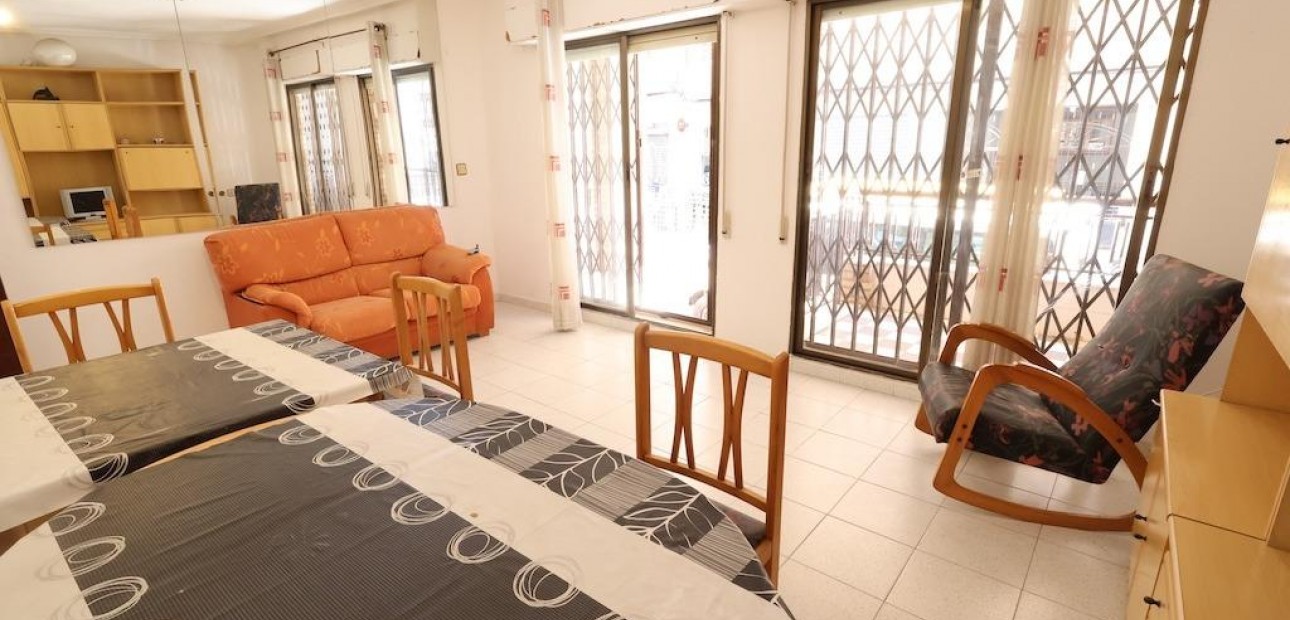 Herverkoop - Appartement / flat -
Torrevieja - Playa del cura