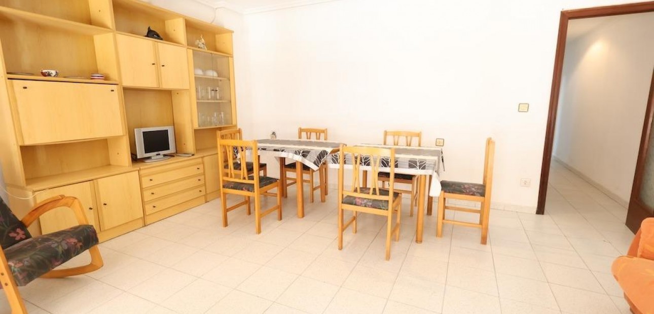 Herverkoop - Appartement / flat -
Torrevieja - Playa del cura