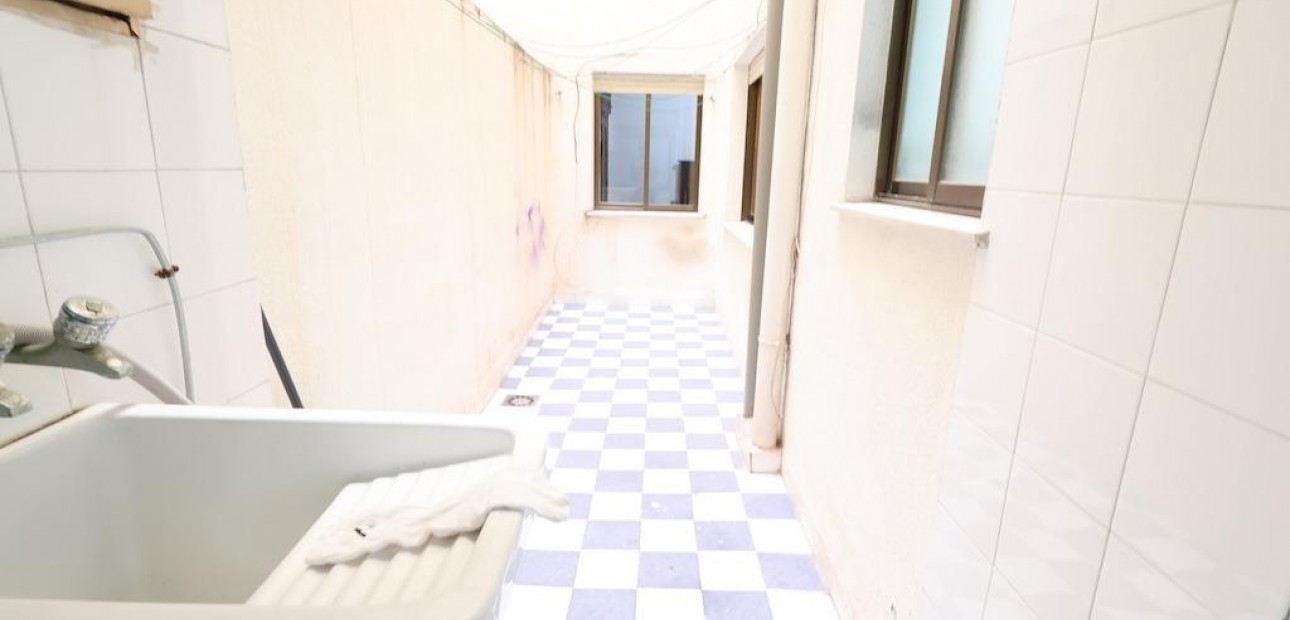 Herverkoop - Appartement / flat -
Torrevieja - Playa del cura