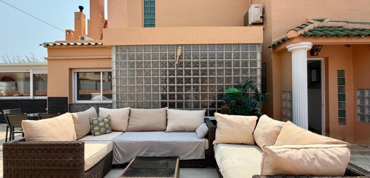 Sale - Villa -
Torrevieja - Playa del cura