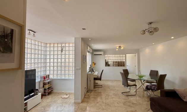 Sale - Villa -
Torrevieja - Playa del cura