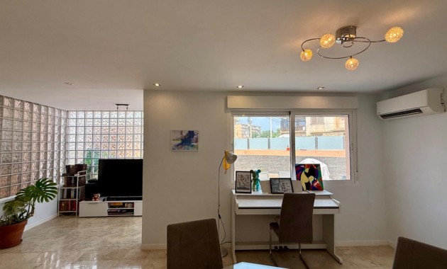 Sale - Villa -
Torrevieja - Playa del cura