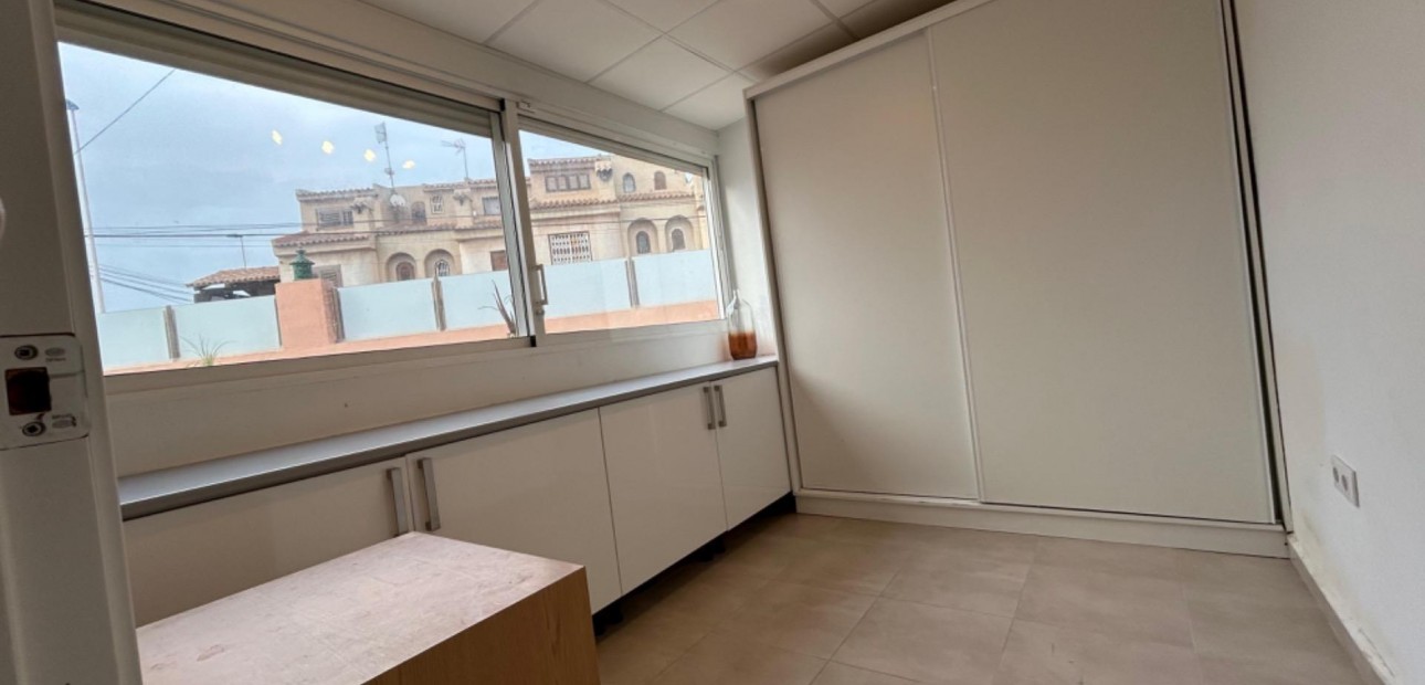 Sale - Villa -
Torrevieja - Playa del cura