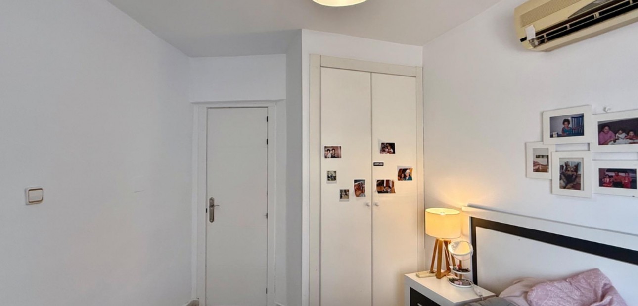 Sale - Villa -
Torrevieja - Playa del cura