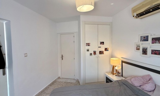 Sale - Villa -
Torrevieja - Playa del cura