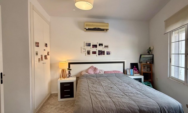 Sale - Villa -
Torrevieja - Playa del cura