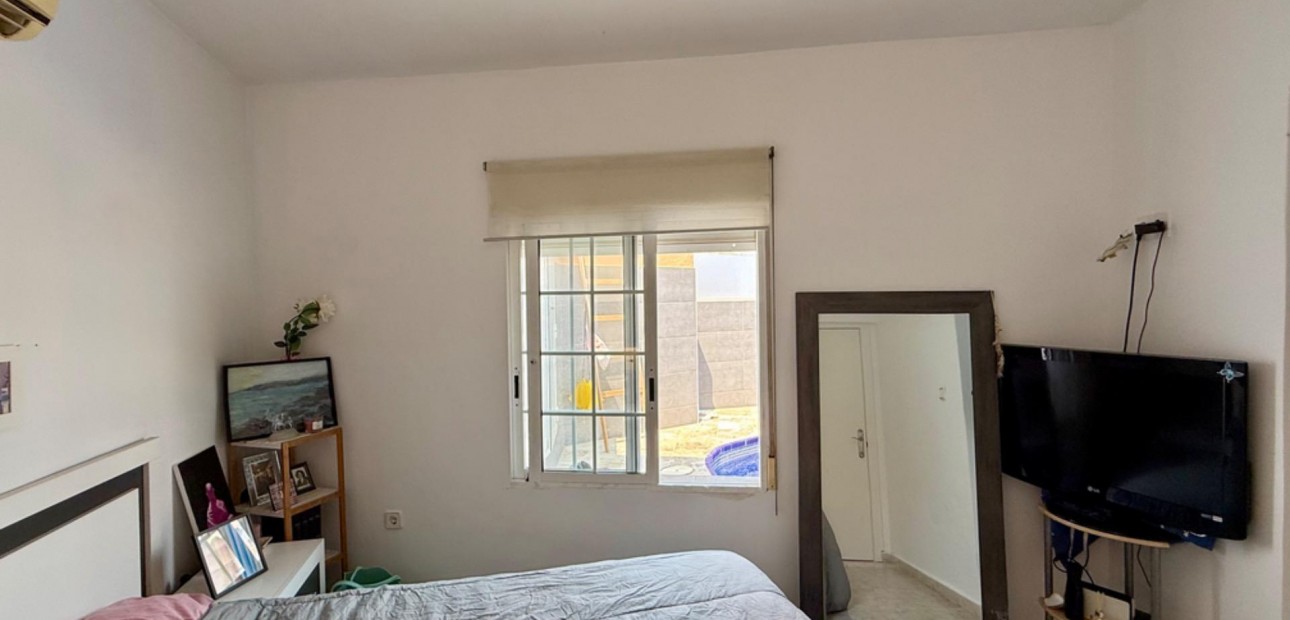 Sale - Villa -
Torrevieja - Playa del cura