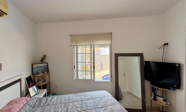 Sale - Villa -
Torrevieja - Playa del cura