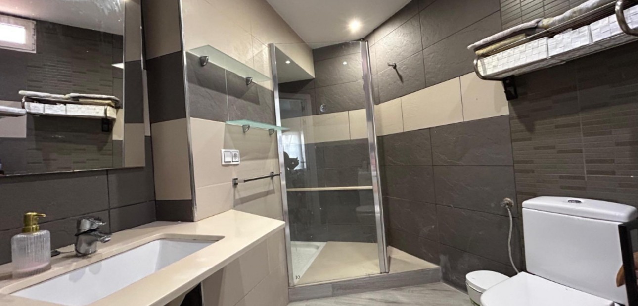 Sale - Villa -
Torrevieja - Playa del cura