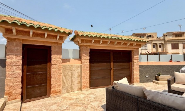 Sale - Villa -
Torrevieja - Playa del cura